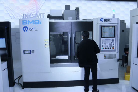 華中9型智能數(shù)控系統(tǒng)助力中國(guó)機(jī)床“開(kāi)道超車(chē)”592.png 華中9型智能數(shù)控系統(tǒng)助力中國(guó)機(jī)床“開(kāi)道超車(chē)”592.png